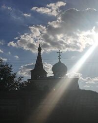 With the Trinity of all, friends! Picture! Photo of the temple!